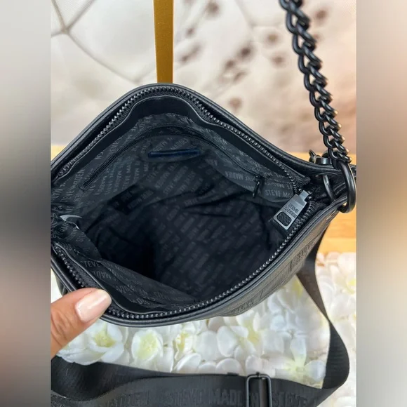 Steve Madden Black  Quilted style Crossbody Bag with Chain Strap - Picture 5 of 12